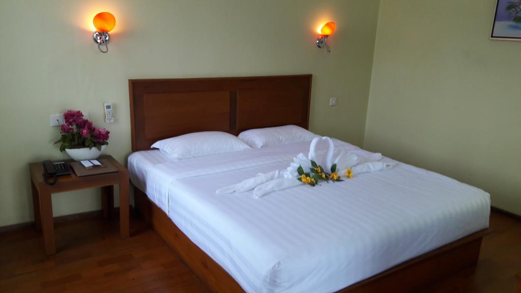 Shwe Phyu Hotel Мандалай Экстерьер фото